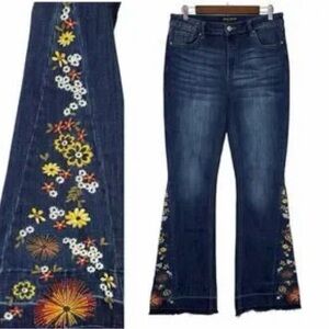 Ashley Mason Embroidered Flare Leg Jeans size 25